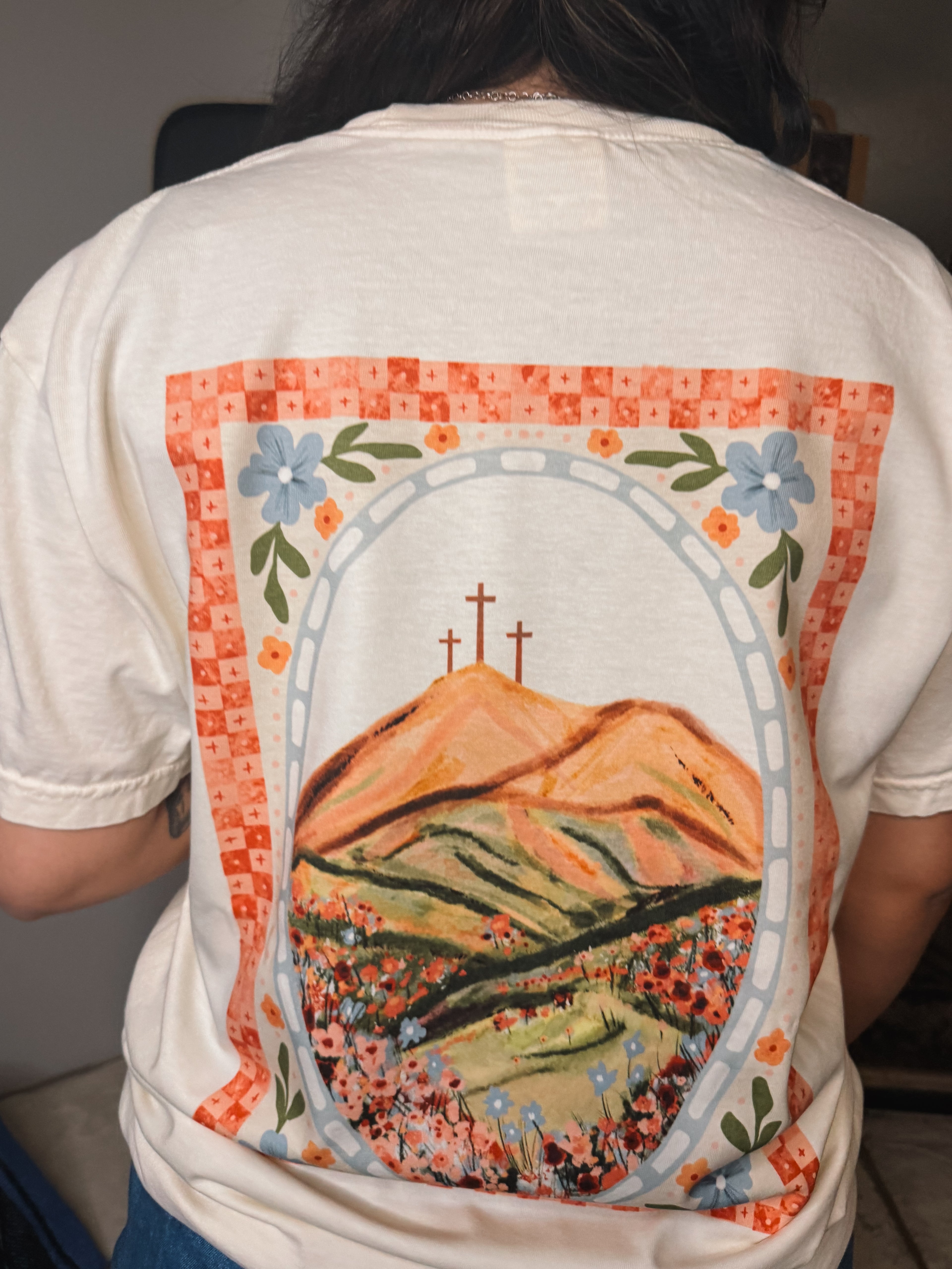 Praising My Risen King Graphic Tee