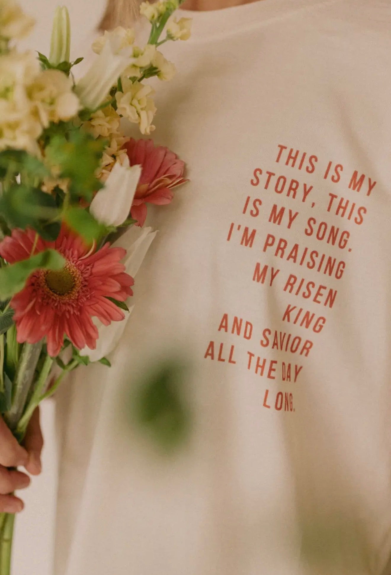 Praising My Risen King Graphic Tee